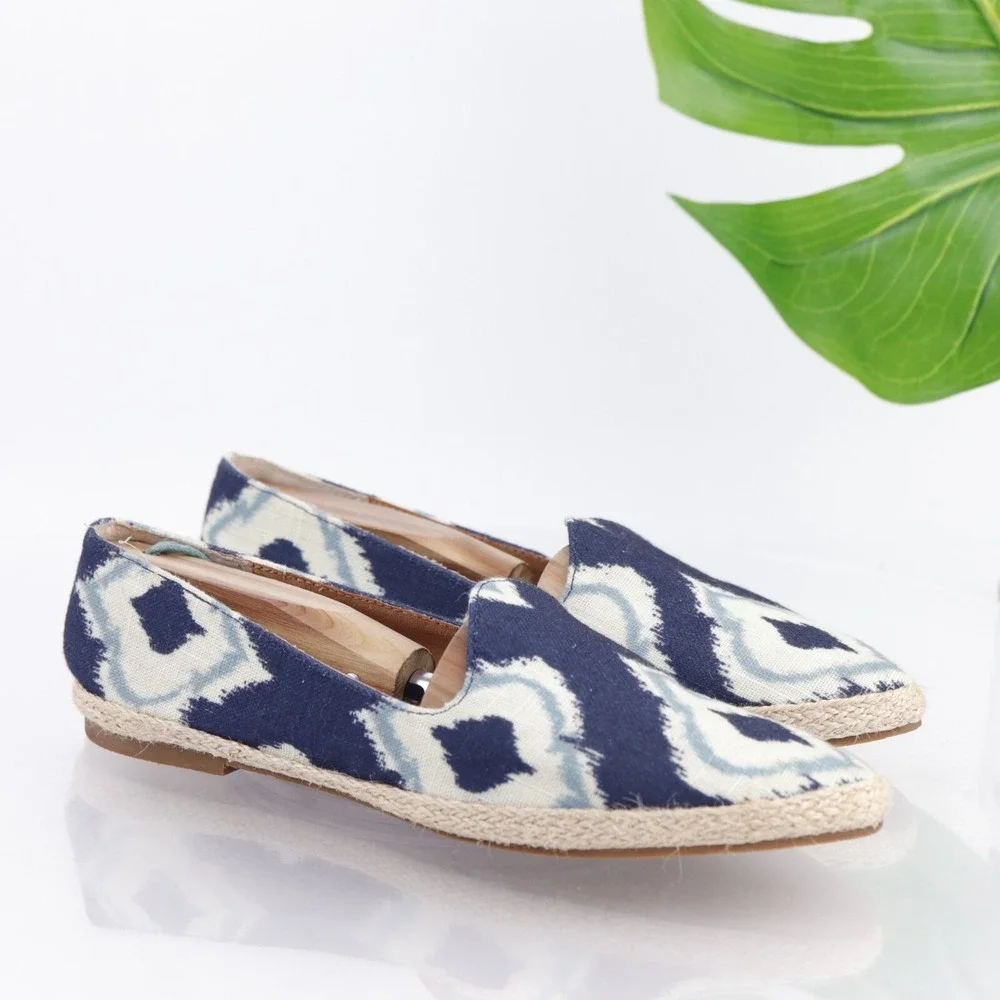 Seychelles Womens Espadrille Flat Size 8.5 Navy Blue White Pointed Slip On Shoes